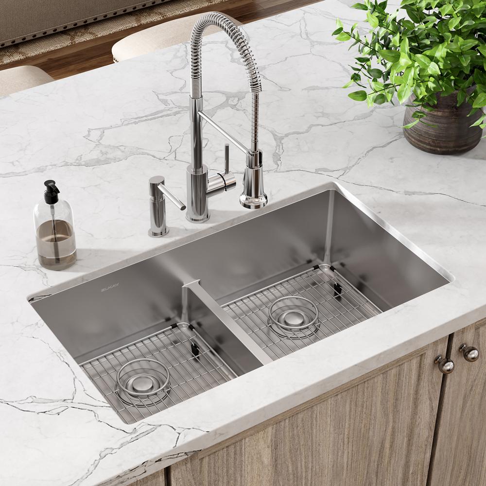 Elkay Crosstown 18 Gauge Stainless Steel 33" x 22" x 9" 2-Hole Equal Double Bowl Dual Mount Sink Kit with Aqua Divide ECTSRA33229TBG2