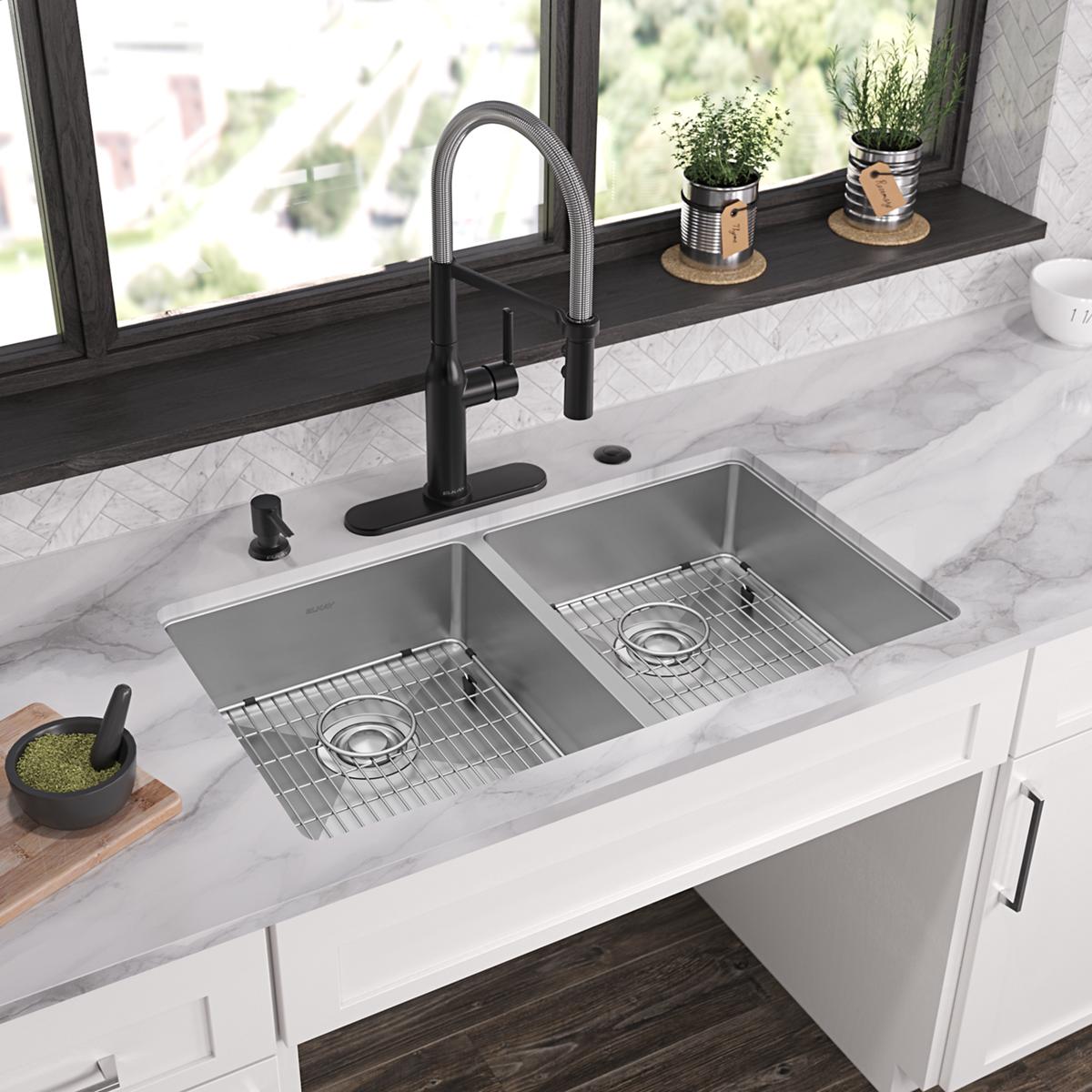 Elkay Crosstown 18 Gauge Stainless Steel 33" x 22" x 6" 5-Hole Equal Double Bowl Dual Mount ADA Sink Kit ECTSRAD33226TBG5