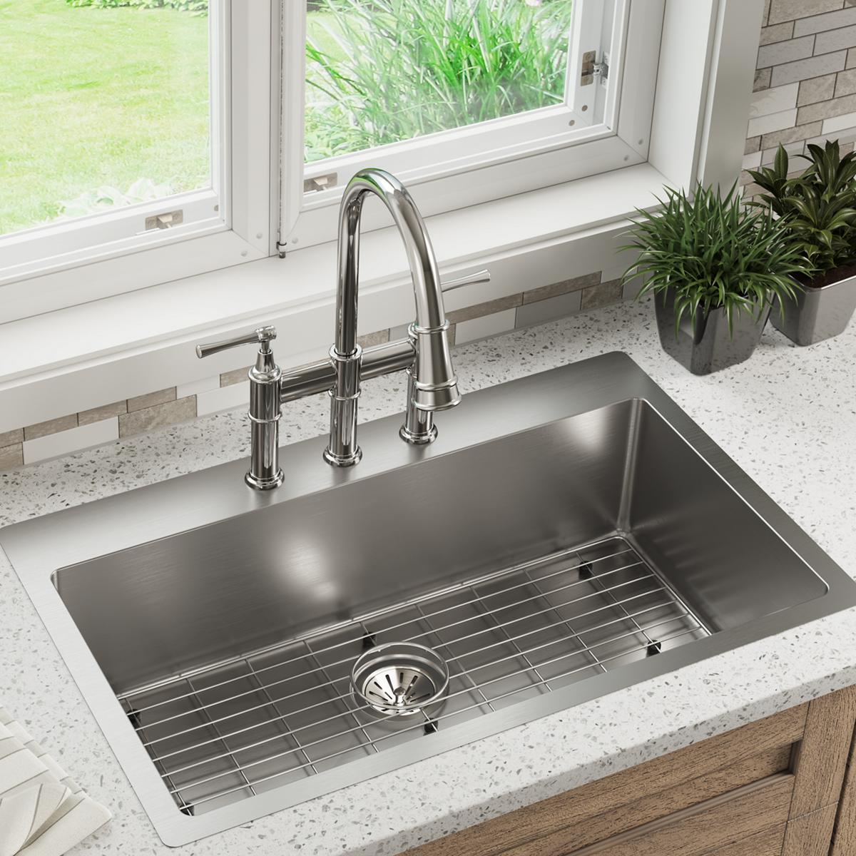Elkay Crosstown 18 Gauge Stainless Steel 33" x 22" x 9" 5-Hole Single Bowl Dual Mount Sink Kit ECTSRS33229TBG5