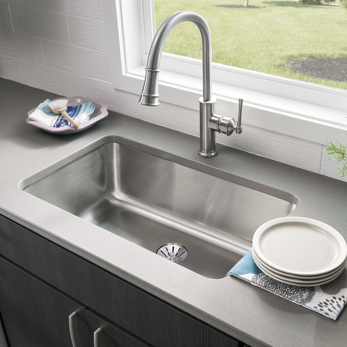 Elkay Lustertone Classic Stainless Steel 30-1/2" x 18-1/2" x 10" Single Bowl Undermount Sink Kit with Perfect Drain ELUH281610PDBG
