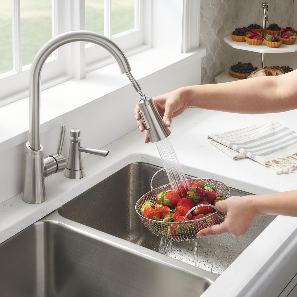 Elkay Lustertone Classic Stainless Steel 30-3/4" x 18-1/2" x 10" Double Bowl Undermount Sink with Perfect Drain ELUH311810PD