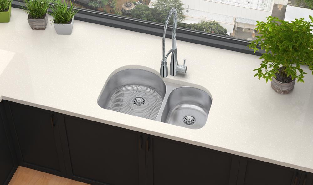 Elkay Lustertone Classic Stainless Steel 31-1/4" x 20" x 7-1/2" Offset 60/40 Double Undermount Sink w/Perfect Drain ELUH3119RPD