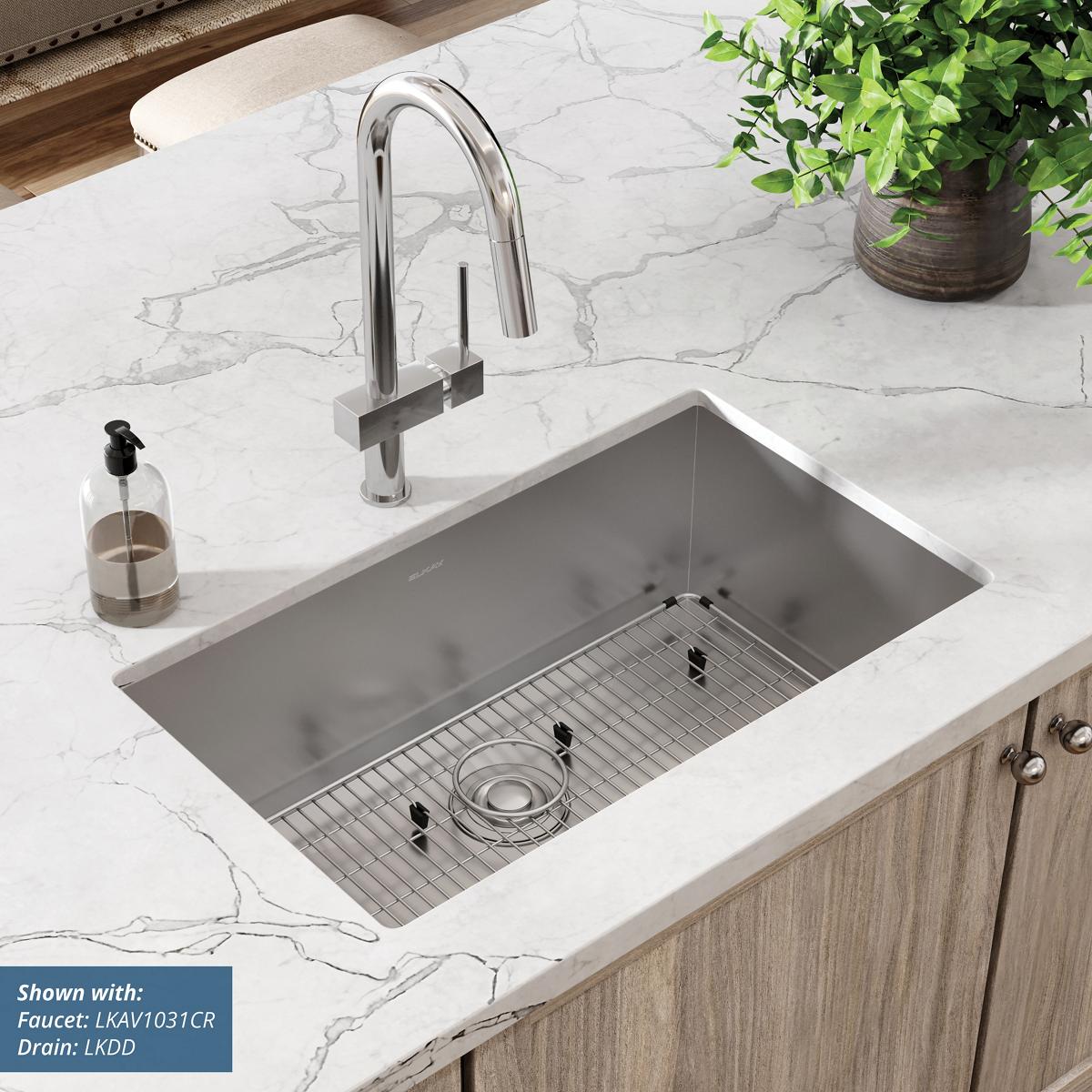 Elkay Crosstown 16 Gauge Stainless Steel 30-1/2" x 18-1/2" x 10" Single Bowl Undermount Sink Kit EFRU281610TC