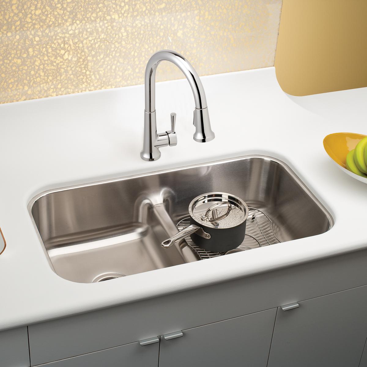 Elkay Lustertone Classic Stainless Steel 32-1/2" x 18-1/8" x 8", Equal Double Bowl Undermount Sink with Aqua Divide EAQDUH3118