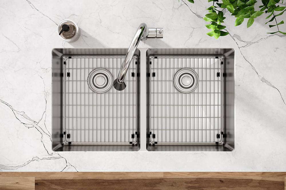 Elkay Crosstown 18 Gauge Stainless Steel 31-1/2" x 18-1/2" x 9" Equal Double Bowl Undermount Sink Kit ECTRU31179TC