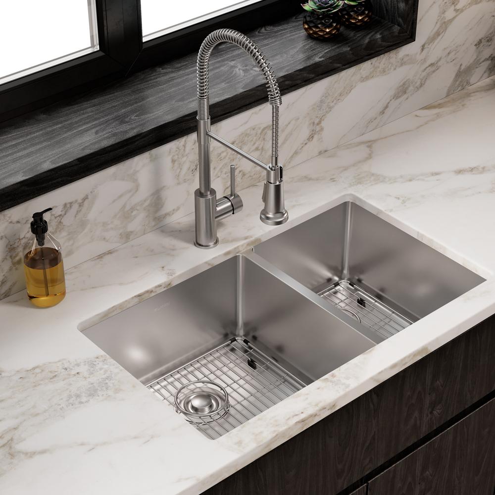 Elkay Crosstown 18 Gauge Stainless Steel 31-1/2" x 18-1/2" x 9" 60/40 Double Bowl Undermount Sink Kit ECTRU32179RTC