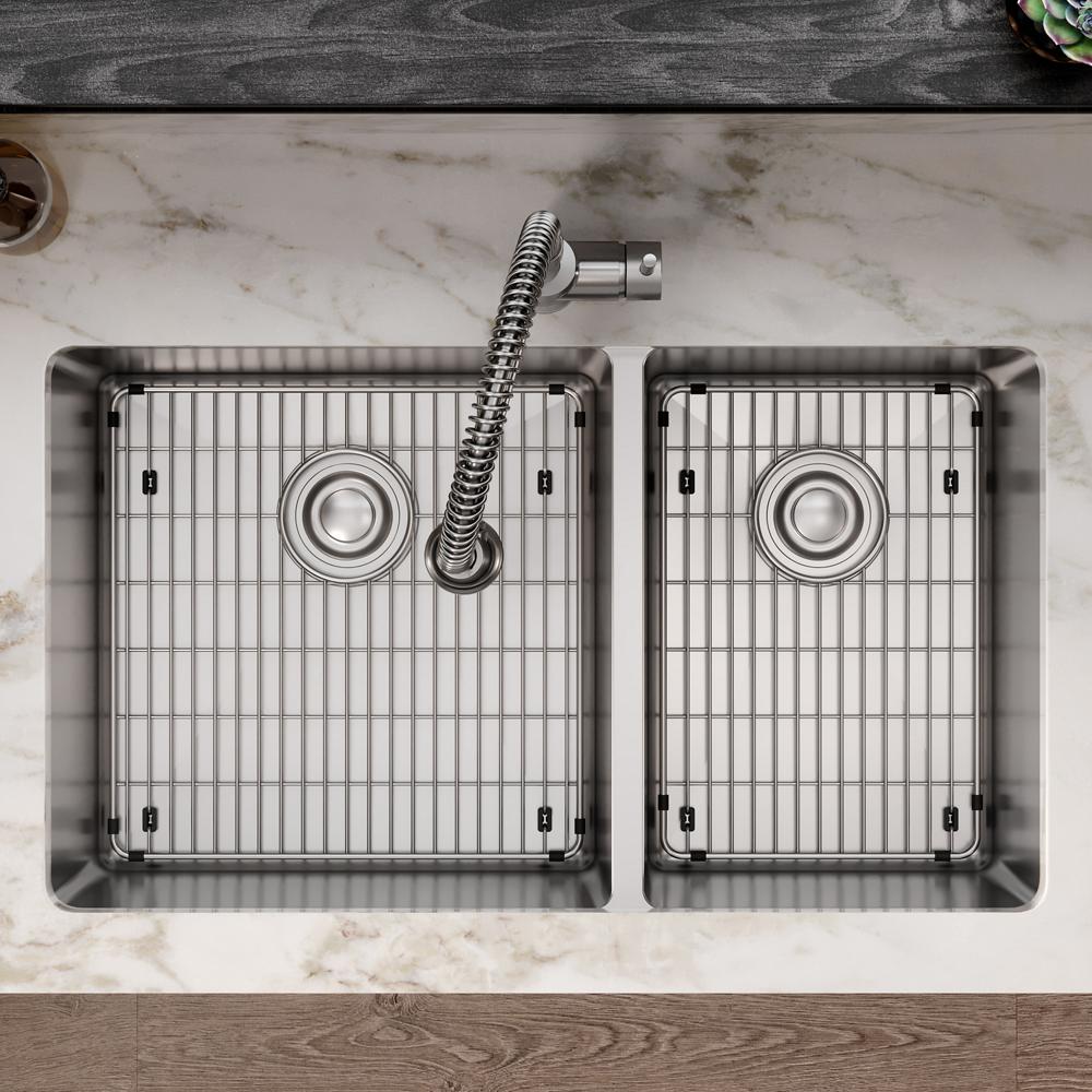 Elkay Crosstown 18 Gauge Stainless Steel 31-1/2" x 18-1/2" x 9" 60/40 Double Bowl Undermount Sink Kit ECTRU32179RTC