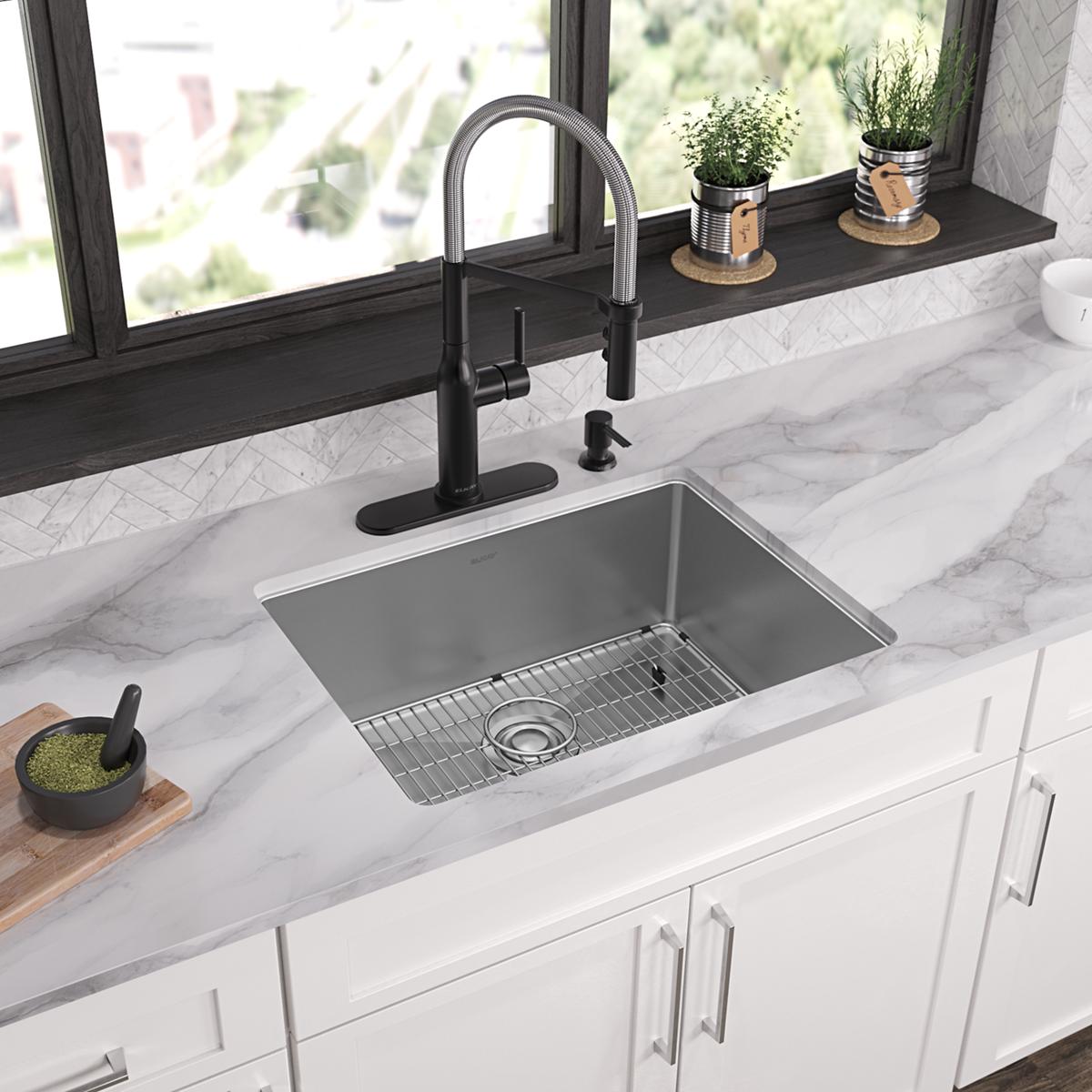 Elkay Crosstown 18 Gauge Stainless Steel 25" x 22" x 9" 4-Hole Single Bowl Dual Mount Sink Kit ECTSR25229TBG4