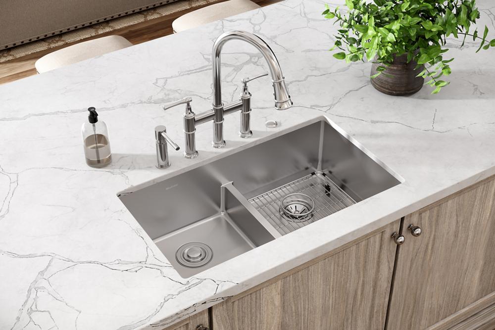 Elkay Crosstown 18 Gauge Stainless Steel 33" x 22" x 9" 5-Hole Equal Double Bowl Dual Mount Sink Kit with Aqua Divide ECTSRA33229TBG5