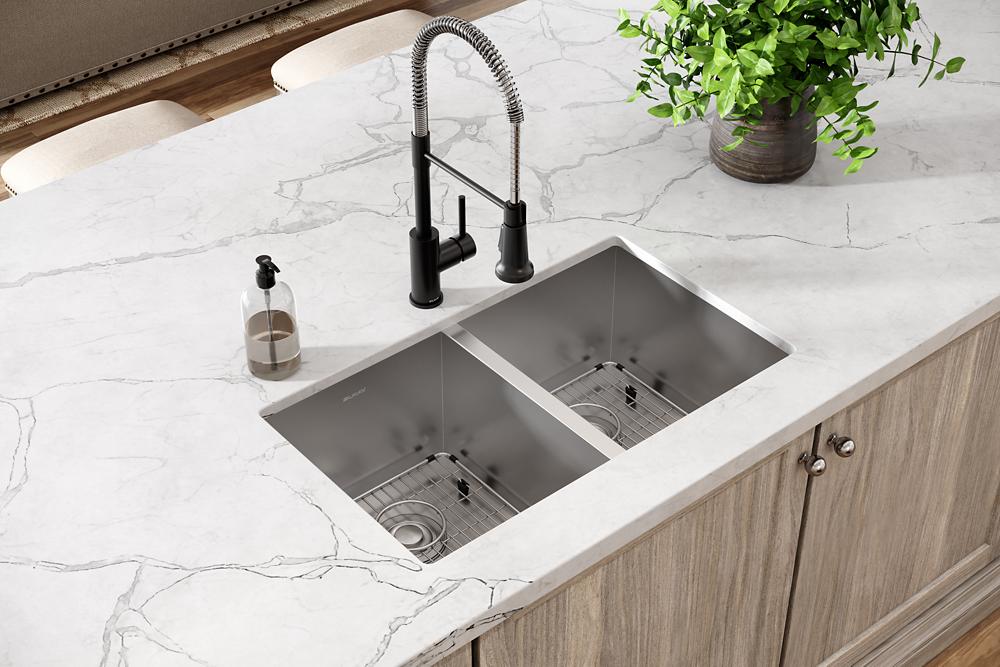 Elkay Crosstown 16 Gauge Stainless Steel 30-3/4" x 18-1/2" x 10" Equal Double Bowl Undermount Sink Kit EFRU311810TC