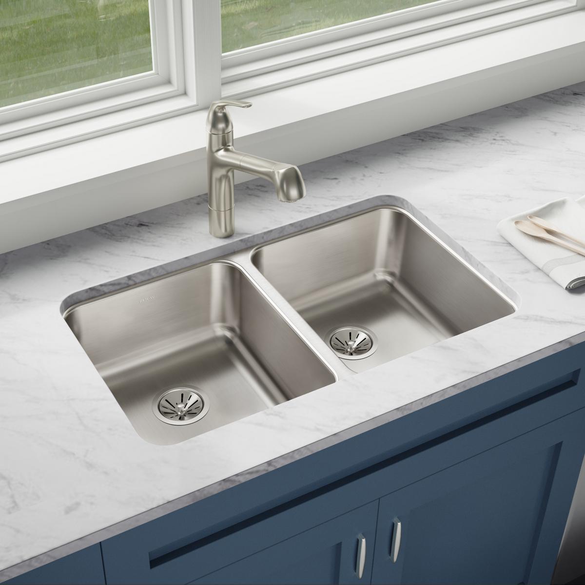 Elkay Lustertone Classic Stainless Steel 30-3/4" x 18-1/2" x 7-7/8", Equal Double Bowl Undermount Sink ELUH3118