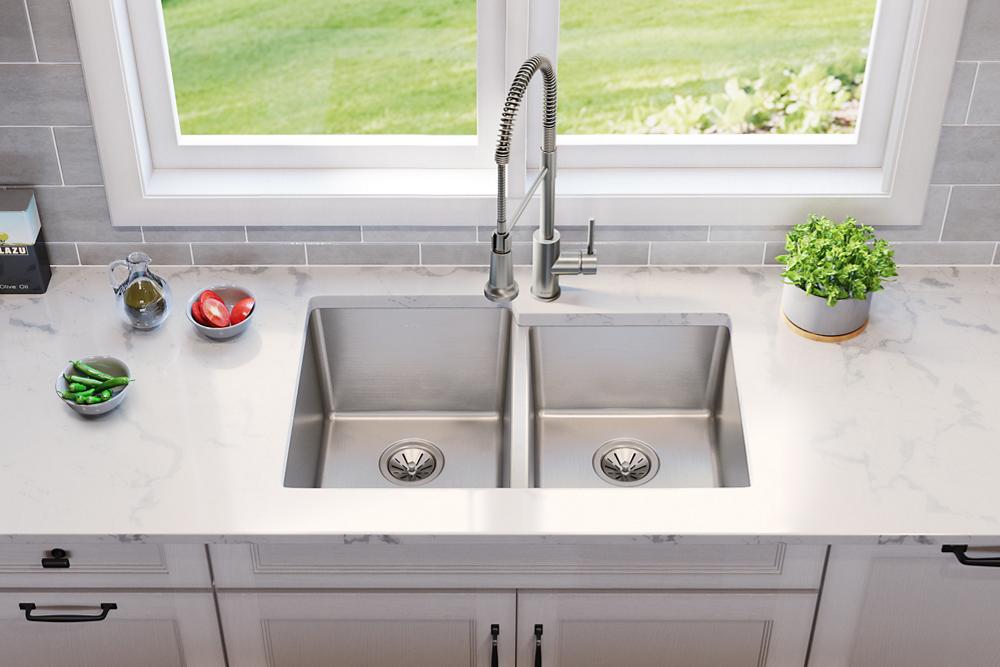 Elkay Lustertone Iconix 18 Gauge Stainless Steel 31-1/4" x 20-1/2" x 9" Double Bowl Undermount Sink with Right Small Bowl ELUH3120RT