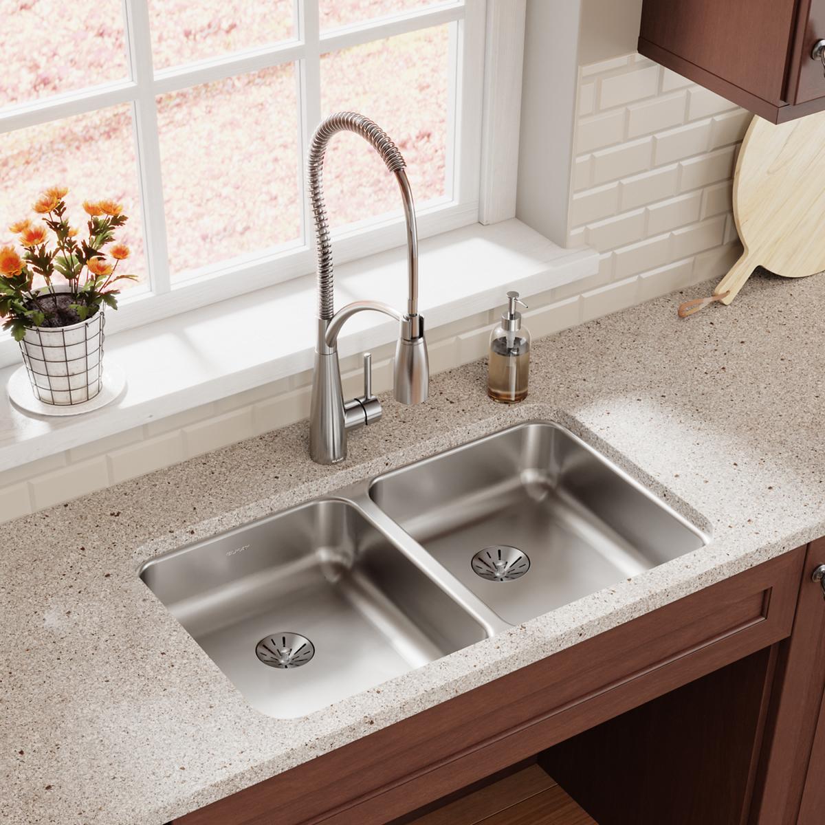Elkay Lustertone Classic Stainless Steel, 30-3/4" x 18-1/2" x 5-3/8", Double Bowl Undermount ADA Sink w/Perfect Drain ELUHAD311855PD