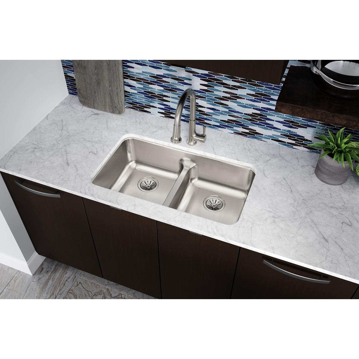 Elkay Lustertone Classic Stainless Steel 32-1/16" x 18-1/2" x 8", Equal Double Bowl Undermount Sink with Aqua Divide ELUHAQD3218
