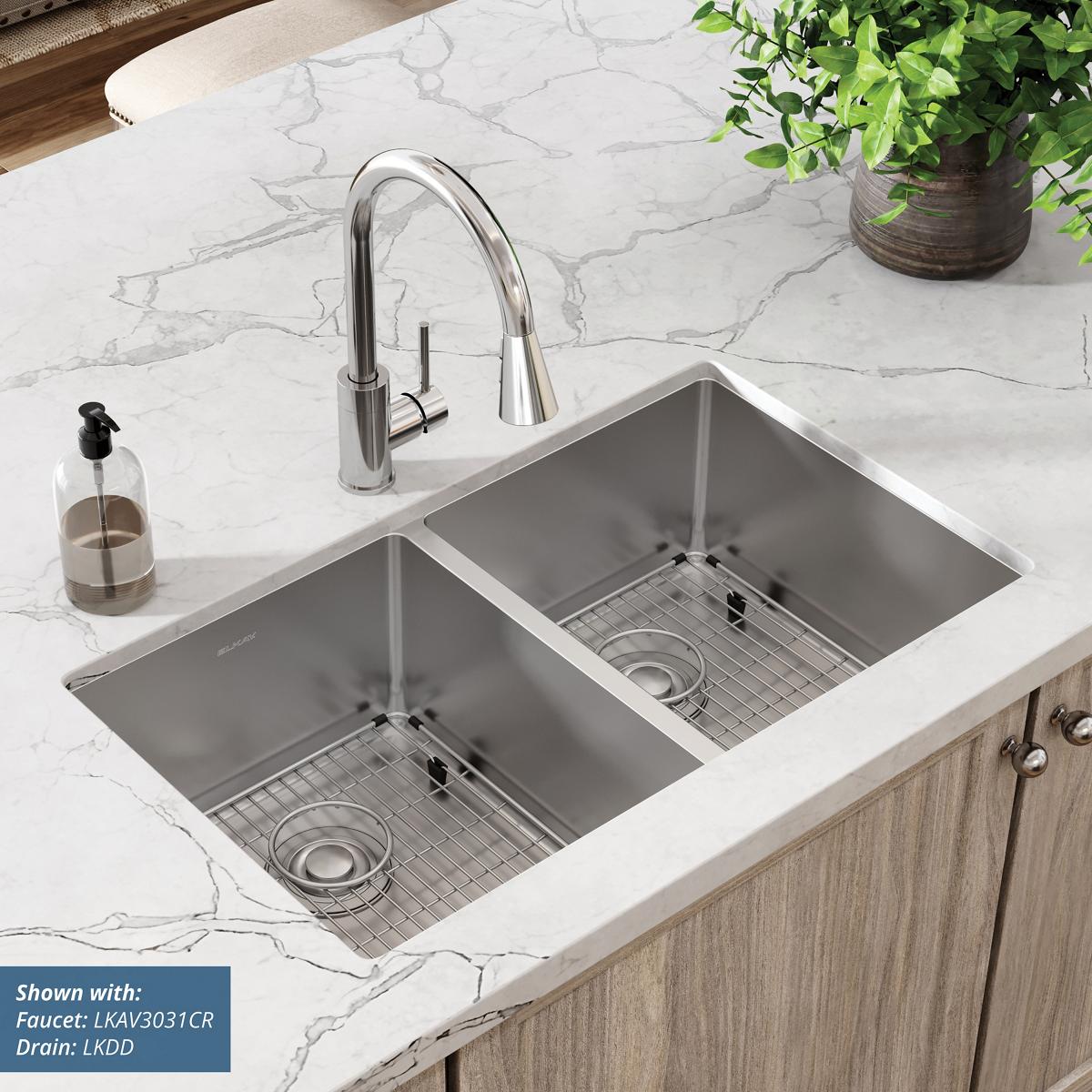 Elkay Crosstown 18 Gauge Stainless Steel 31-1/2" x 18-1/2" x 9" Equal Double Bowl Undermount Sink Kit ECTRU31179TC